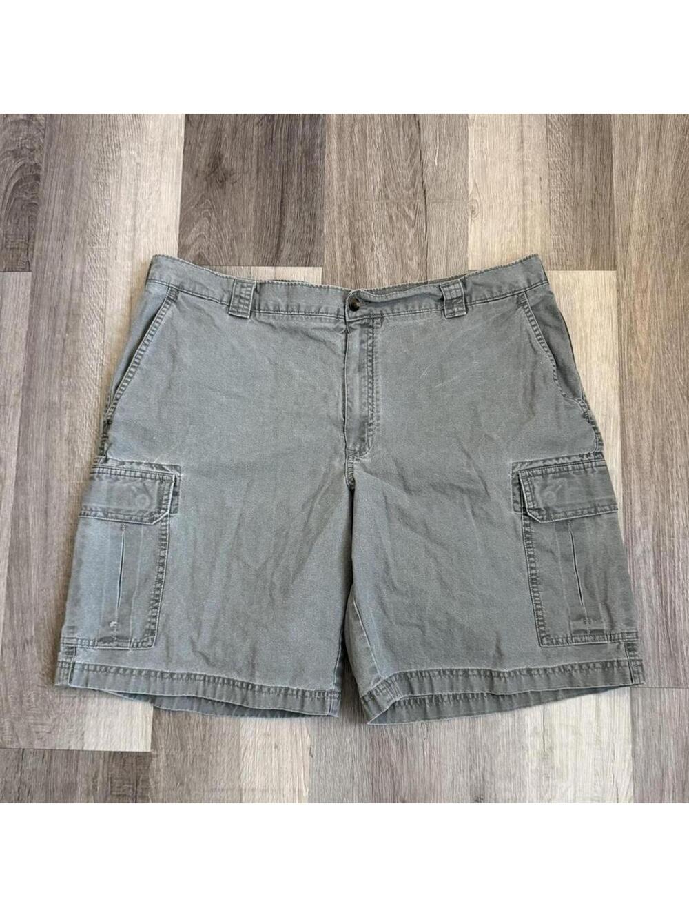 L.L.Bean green cargo shorts Size 40" #outdoor #cargo